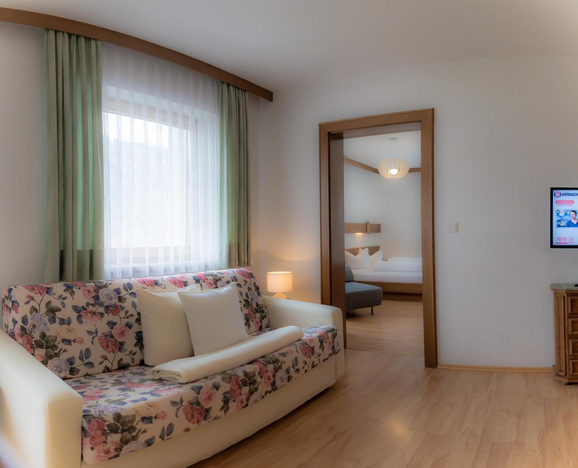 Das Alpenblick & Outdoor Lodge Nauders Exterior foto